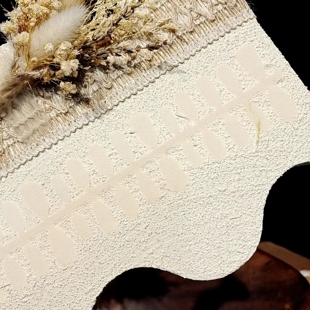 أظافر صناعية بنقاط ونجوم بتأثير عين القط ومقصورة بيضاوية قصيرة مع خرز زجاجي