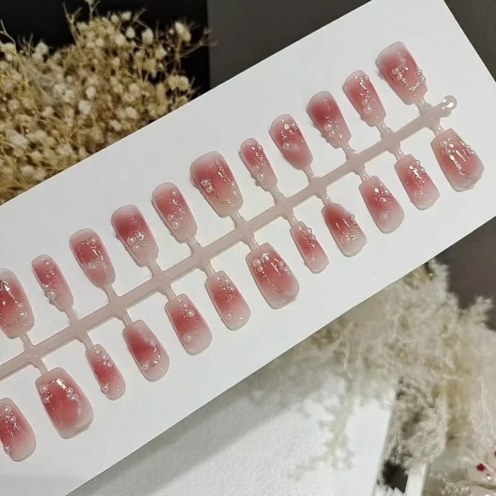 أظافر صناعية قصيرة شكل التابوت بلون الخوخ والزهور والفراشات 30 قطعة